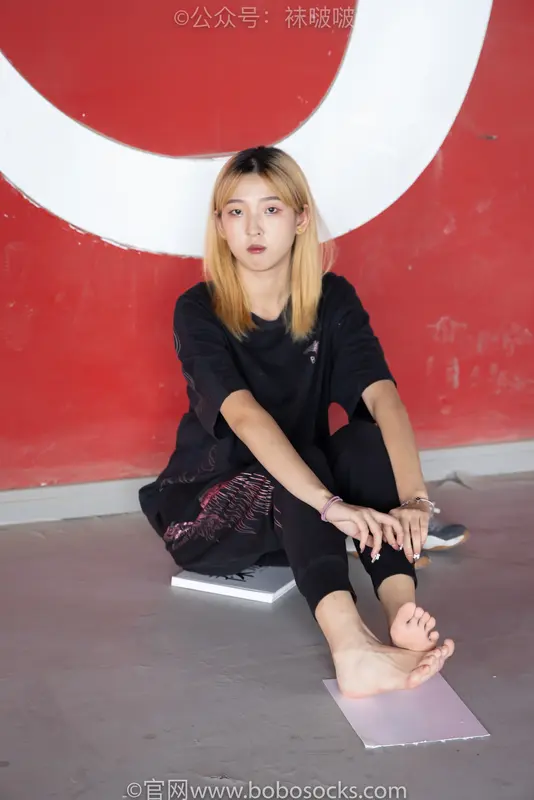 [BoBoSocks袜啵啵]NO.018 木木-运动鞋、白棉袜、裸足 2